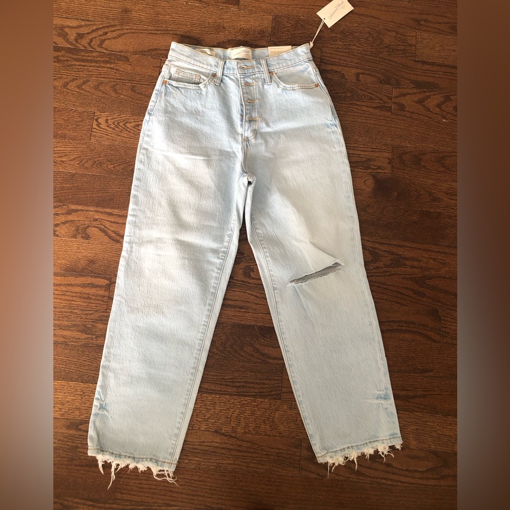 Vintage thread light blue jeans. Size 4 (27 waist)
